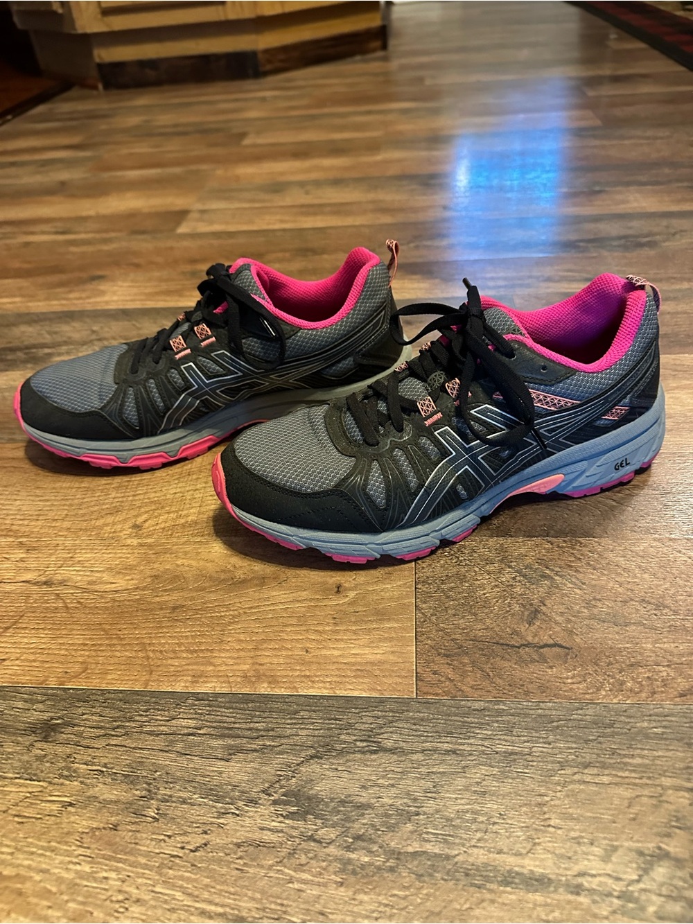 ASICS Women's GEL-Venture 7 size 9 1/2 wide